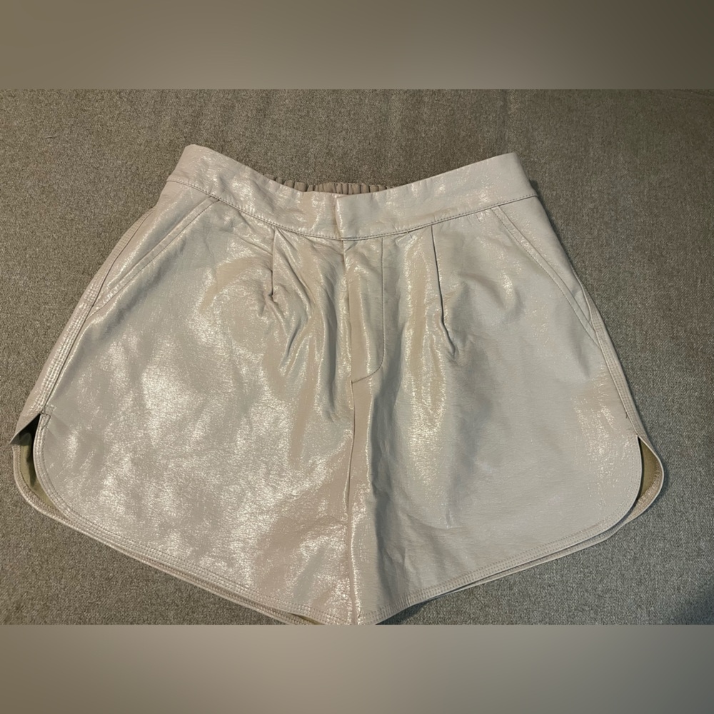 GREY LAB Shiny Cream High Waist Shorts